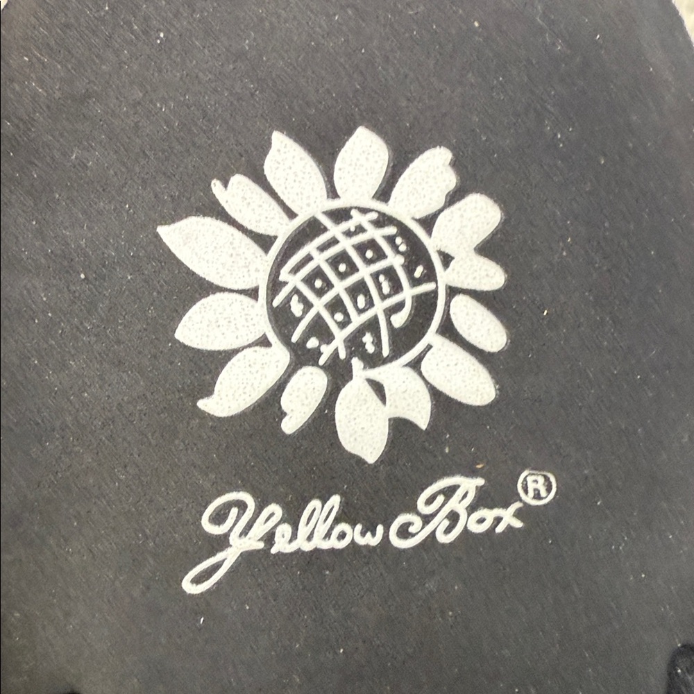 Yellow Box Black and White Logo Design - Picture 3 of 5